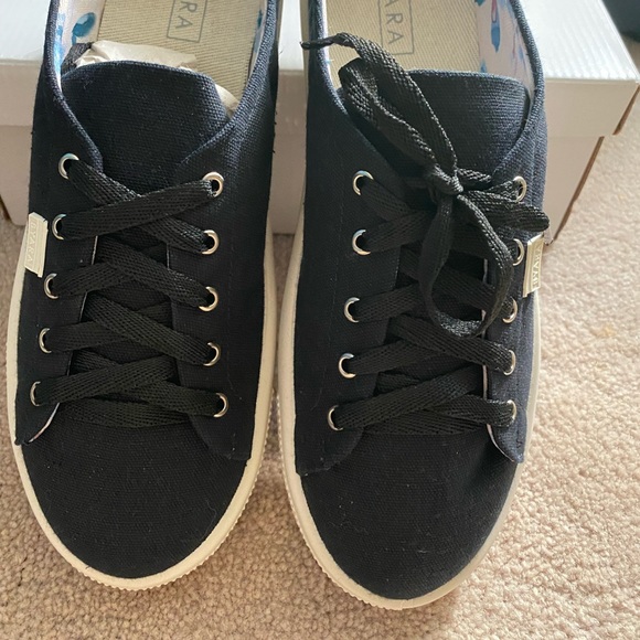 BNWT Black BYARA slip on sneakers - Picture 2 of 5